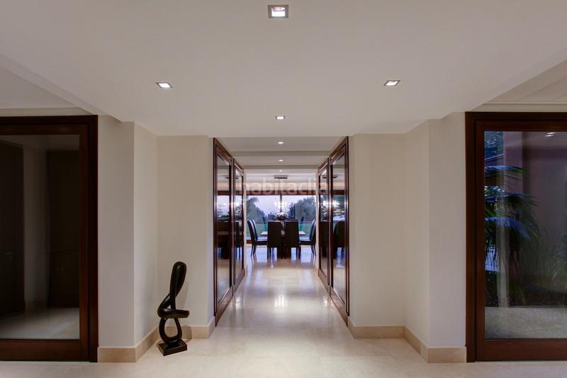 Foto 84d936fc-4a8e-4ef7-a787-a2692e9f1670. Miete haus mit heizung parking pool in Sierra Blanca Marbella