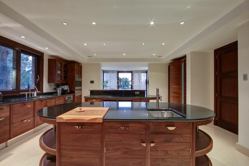 Foto 69199dad-8173-4af5-8fb4-50a24ba9f7da. Rent house with heating parking pool in Sierra Blanca Marbella