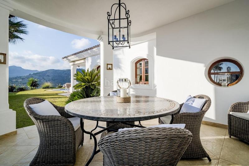 Foto 5247019f-409d-4ff6-834e-0462a612814a. Alquiler casa villa en puerto del almendro con vistas panorámicas en Benahavís