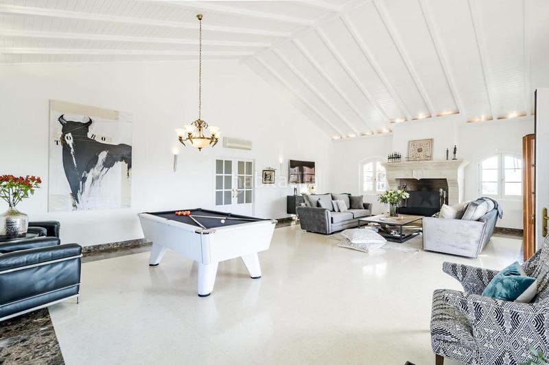 Foto 8b1323c5-e527-42cc-a0f8-8a7b54ec9bda. Lloguer casa amb calefacció aparcament piscina a Benahavís