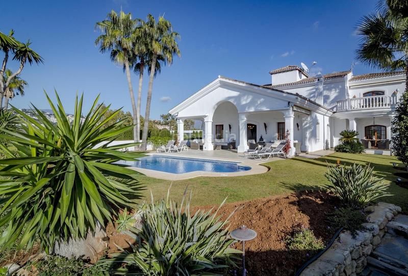 Foto 598c9e8a-ed31-45e3-9b6f-542ade3fe568. Rent house with heating parking pool in los arqueros - puerto del almendro Benahavís