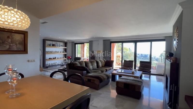 Foto 4507a4e1-dde3-478f-a29c-4370b2a21a65. Ático  dúplex espacioso con vistas panorámicas al mar y al campo de golf en Benahavís