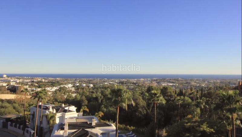 Foto 5c6964d3-8d8e-409d-a4bf-91d9be7383cd. Ático  dúplex espacioso con vistas panorámicas al mar y al campo de golf en Benahavís
