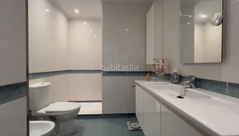 Foto b9852cf2-ab11-44c0-ac7f-fdbdb2e3d50f. Ático  dúplex espacioso con vistas panorámicas al mar y al campo de golf en Benahavís