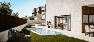 Maison à Puerto Deportivo. Elegante villa moderna con piscina privada y vistas panorámicas