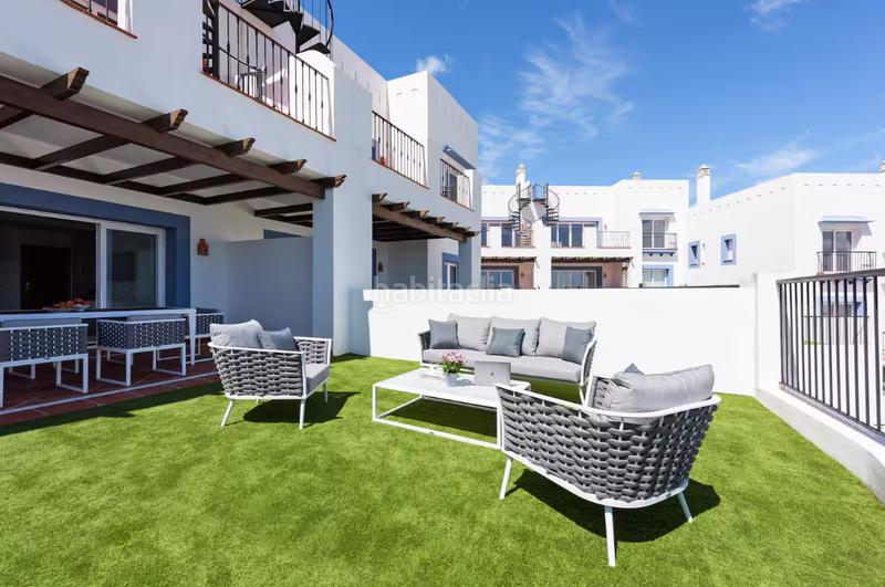 Foto 5045234a-aadf-429b-865a-d6663e12e6a5. Alquiler apartamento  de 3 dormitorios en pueblo paraíso, benahavis en Benahavís