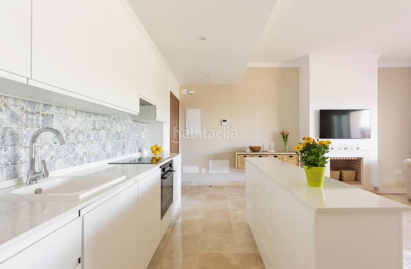 Foto e91b7de6-62de-4e67-a952-a11cb6988b03. Lloguer apartament amb calefacció aparcament piscina a Benahavís
