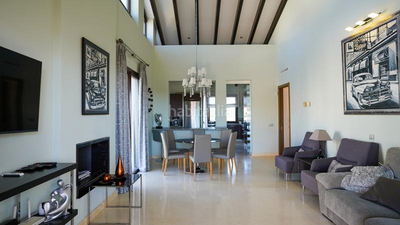 Foto 17a10a9c-c3a3-4847-9a22-83a7482a9856. Rent penthouse with heating parking pool in El Paraíso Benahavís