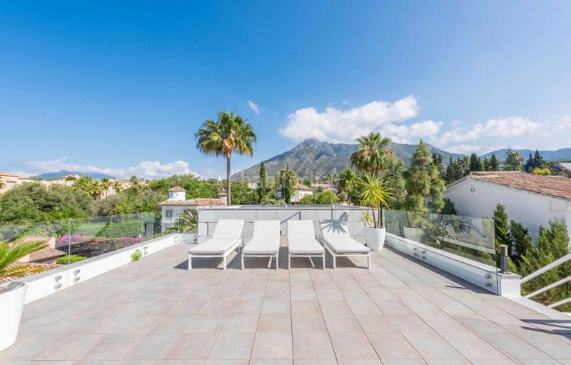 Foto 2029f5d5-ca13-45f2-835b-d274b8475278. Alquiler casa villa de lujo en milla de oro nagueles en Marbella
