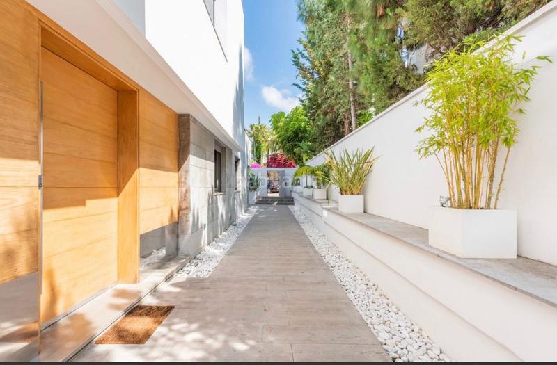 Foto 9f059fd7-85a6-47b5-b25f-12d909bd4723. Alquiler casa villa de lujo en milla de oro nagueles en Marbella