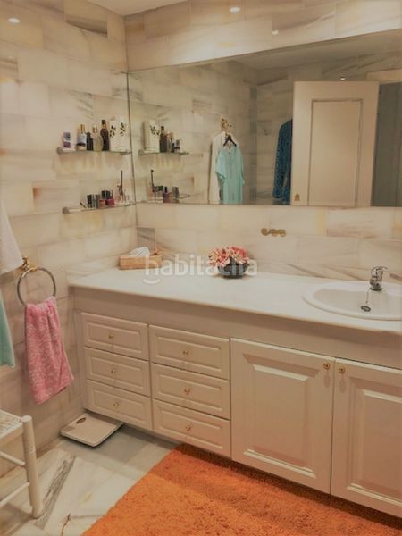 Foto 5c849889-348b-483a-b0f9-bf686d1ced8e. Apartament amb aparcament piscina a Casco Antiguo Marbella