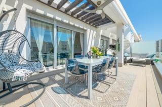 Rent Penthouse in Cancelada. Elegante ático dúplex en cancelada
