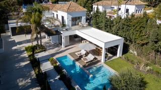 Maison à Benahavís pueblo. Elegante villa de nueva construcción con lujo moderno y caracter