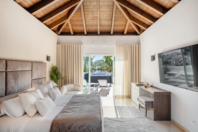 Foto 0ff1d5ee-90a5-4795-b509-4d7d3f7b58f7. Attique avec parking piscine dans Casco Antiguo Marbella