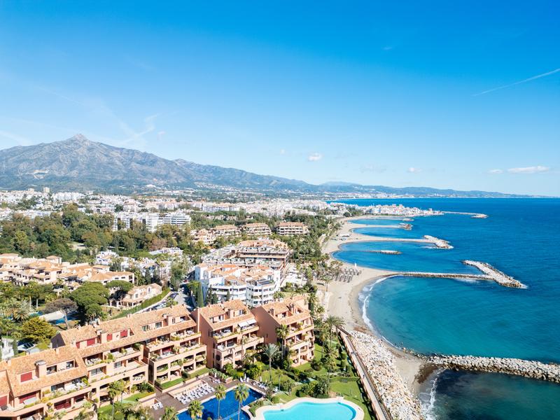 Foto 2013fe91-c1a5-4cff-95cf-bd9746ffc256. Attique avec parking piscine dans Casco Antiguo Marbella