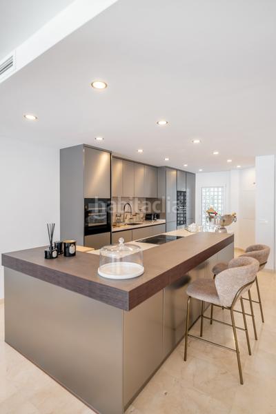 Foto 3ba4d571-85e5-4d89-9963-6209d14a6cee. Attique avec parking piscine dans Casco Antiguo Marbella