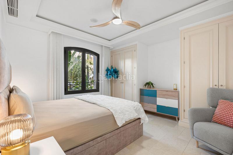 Foto 0af88e67-d657-4ed4-9084-b7bd247c62a7. Casa elegante villa en primera línea de golf con vistas espectaculares en nueva andalucía en Marbella