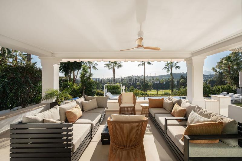 Foto 666a2c70-a6b2-45b8-bedc-887b1a6ea60c. Casa elegante villa en primera línea de golf con vistas espectaculares en nueva andalucía en Marbella