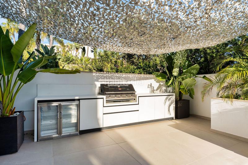 Foto 8ec972ed-bb94-4458-85f5-1df5ac1b822b. Casa elegante villa en primera línea de golf con vistas espectaculares en nueva andalucía en Marbella