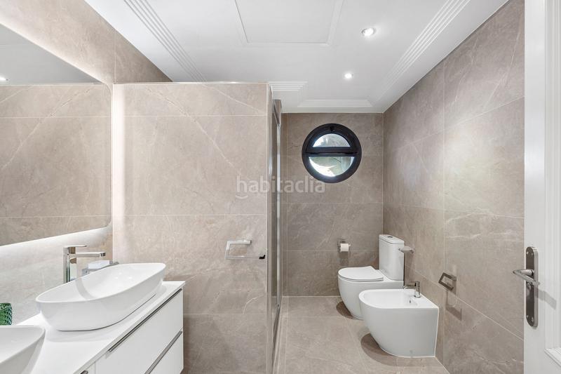 Foto 8f9e3a95-73e3-4675-8808-431b283cdb67. Casa elegante villa en primera línea de golf con vistas espectaculares en nueva andalucía en Marbella