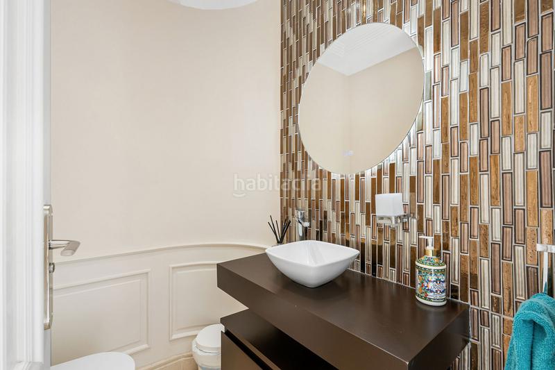 Foto 909d1543-290a-4417-9f9f-9670be19cbc6. Casa elegante villa en primera línea de golf con vistas espectaculares en nueva andalucía en Marbella