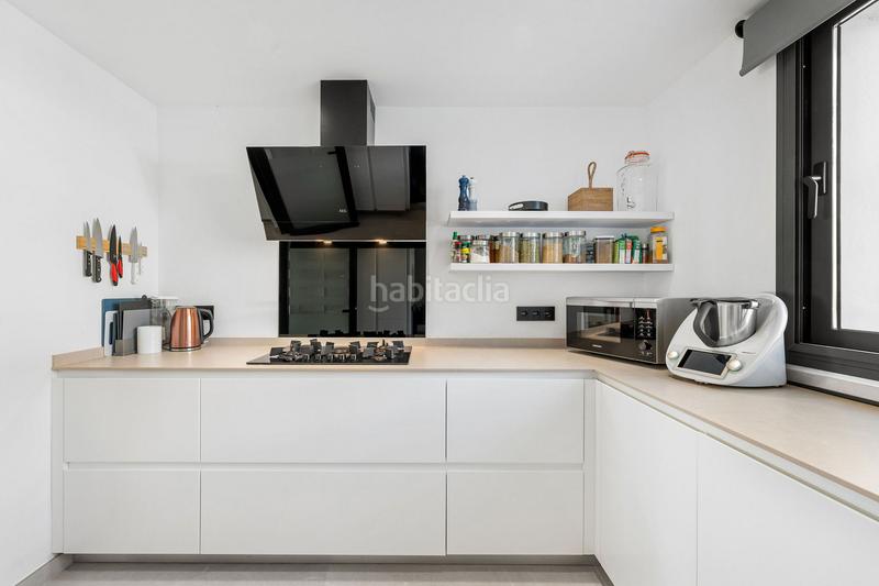 Foto b83d8e30-dc16-453b-bcb7-a2f9f52c59f3. Casa elegante villa en primera línea de golf con vistas espectaculares en nueva andalucía en Marbella