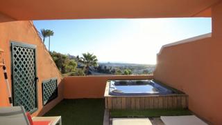 Attique à Casco Antiguo. Ático dúplex espacioso con vistas panorámicas al mar y al campo