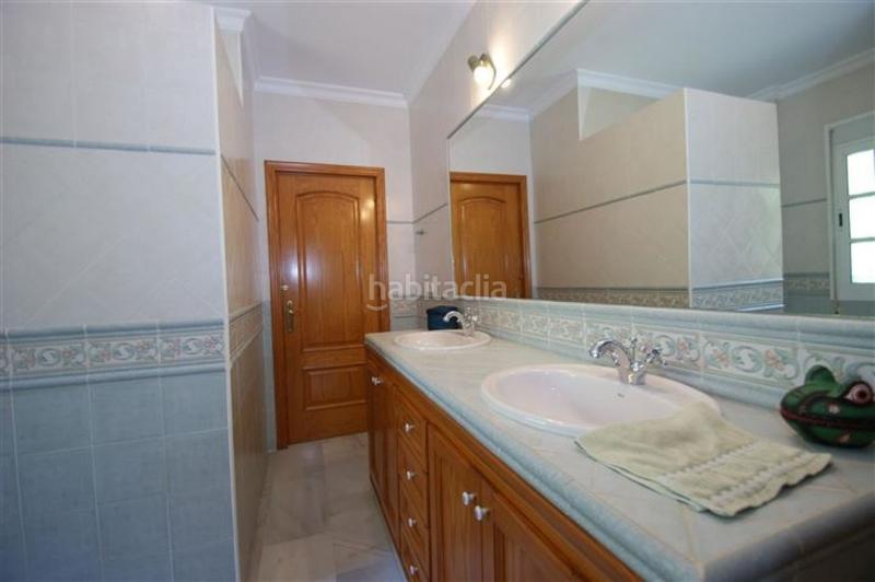 Foto ec83e957-f6d0-4b2d-af28-3a6a1b6f55e8. Casa villa en venta en Casco Antiguo Marbella