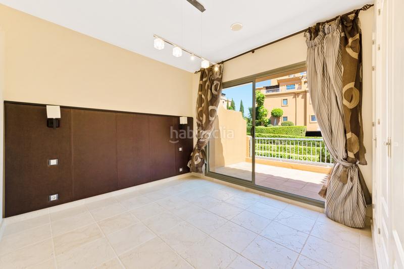 Foto 08d8df46-89ac-447a-97de-60b1d2ffb13f. Attico con parcheggio piscina in Benahavís pueblo Benahavís