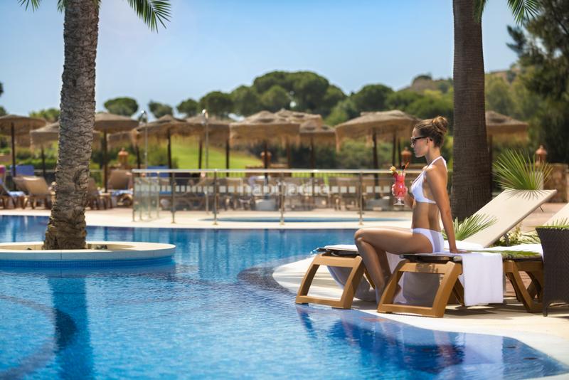 Foto 1098fbe9-99f7-4ba5-9f9c-ad83125fbf61. Casa amb aparcament piscina a La Cala Golf - Lagar Martell Mijas