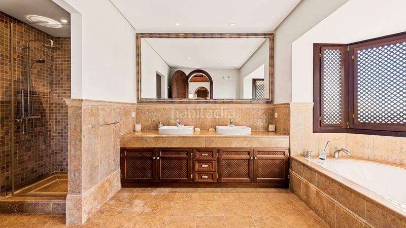 Foto 0372d489-5d54-4cde-9821-be379ac682a5. Haus mit parking pool in Benahavís pueblo Benahavís