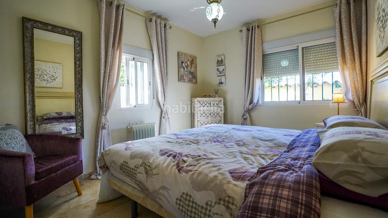 Foto ce2b37d6-6af0-4c0b-b89d-f5706356c028. Casa encantadora villa con piscina privada y amplios jardines en Marbella