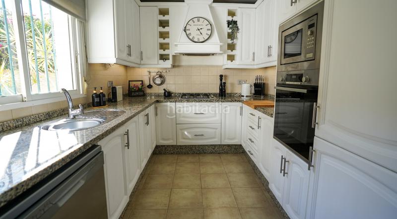 Foto d5b5648b-180c-4c58-82ac-8e6346ef338e. Casa encantadora villa con piscina privada y amplios jardines en Marbella