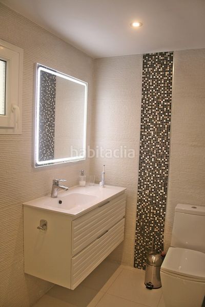 Foto 50eef8f5-58e5-428b-b577-1700fa95edc4. Casa amb aparcament piscina a Casco Antiguo Marbella