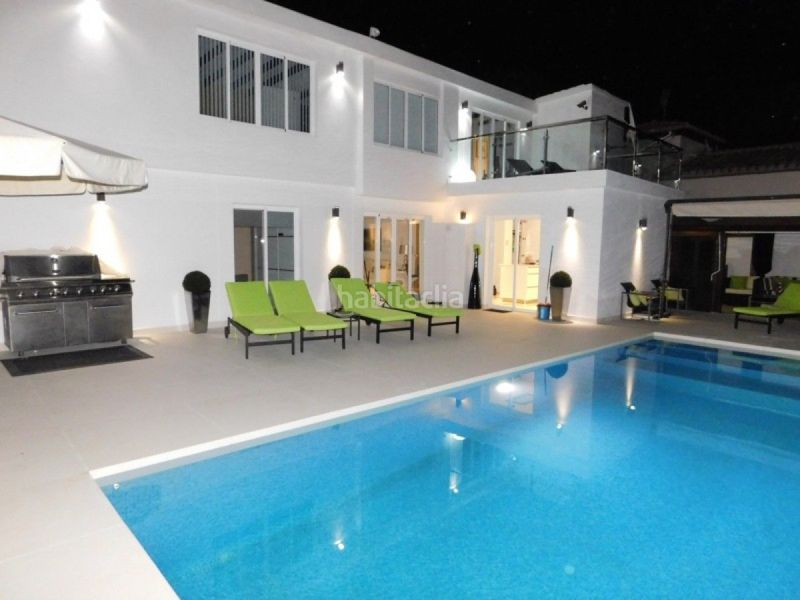 Foto d1ed812d-23b1-4cd9-8340-7e2a93e49e2e. Casa amb aparcament piscina a Casco Antiguo Marbella