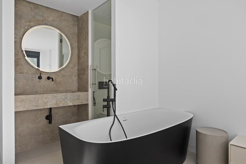 Foto bbe971c3-df44-43ab-a66c-46a4a175474f. Àtic amb aparcament piscina a Centro Estepona