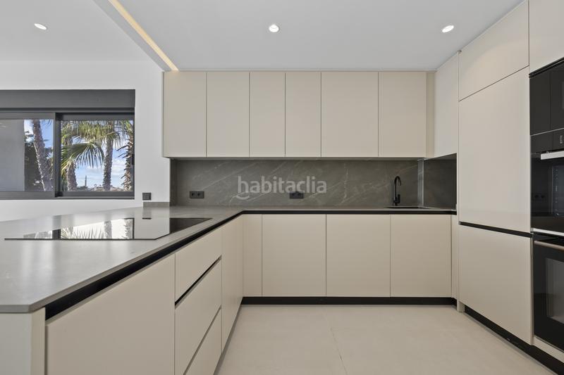 Foto 32836049-c404-47c1-9b1d-3e0270ace7d7. Àtic amb aparcament piscina a Casco Antiguo Marbella