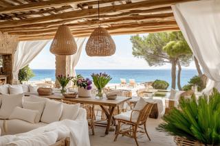Casa en Centro. Encanto boho elegante adosado en primera línea de playa con vist