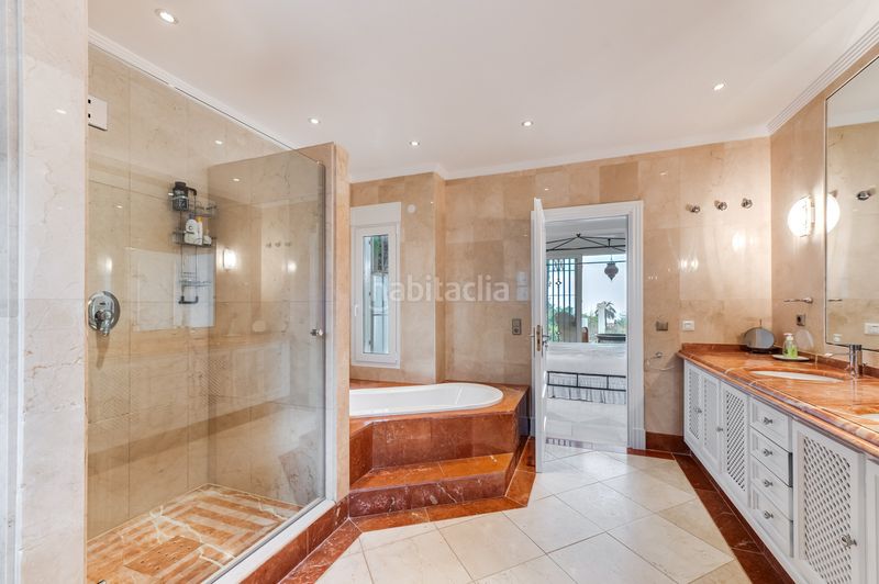 Foto c399dda7-71f4-4452-8e59-5089ea69cdf4. Casa amb aparcament piscina a Casco Antiguo Marbella