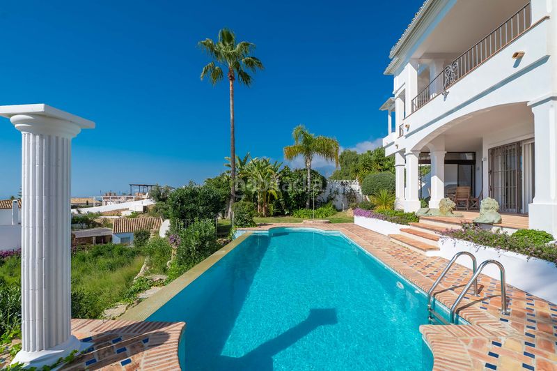 Foto f5340e89-eb5f-443f-8cdc-68766df831e0. Casa amb aparcament piscina a Casco Antiguo Marbella