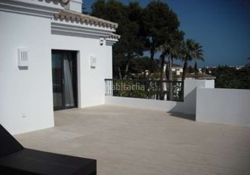 Foto 2756ddfa-f35f-4e96-8913-c42d72c9fc9c. Casa amb aparcament piscina a Casco Antiguo Marbella