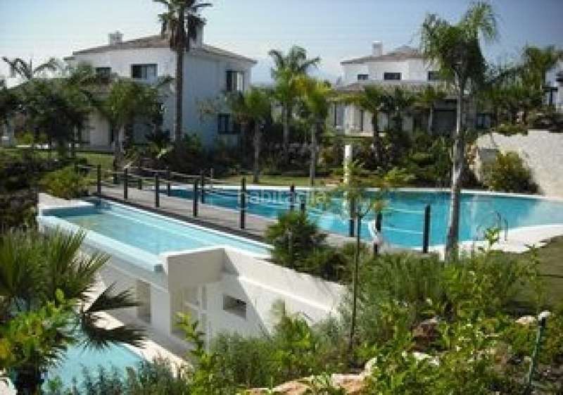 Foto 477f04fe-75e4-4894-92ec-eced9a73b1b4. Casa amb aparcament piscina a Casco Antiguo Marbella