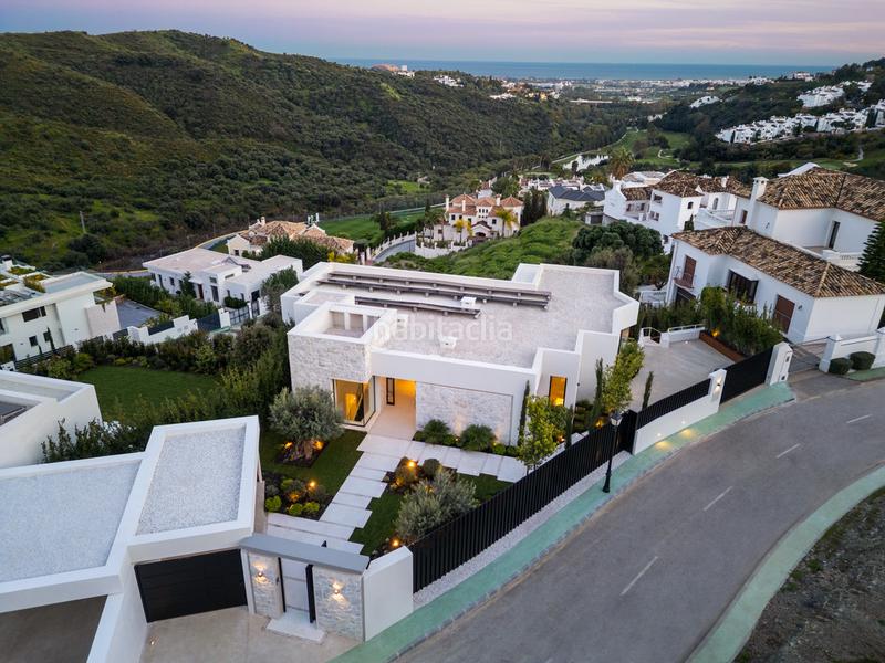 Foto fa2f1be4-d67c-4dd8-a53e-1542f19be5da. Maison avec parking piscine dans Benahavís pueblo Benahavís