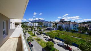 Apartament a Casco Antiguo. Moderno apartamento de 4 dormitorios con vistas al mar y a la mo