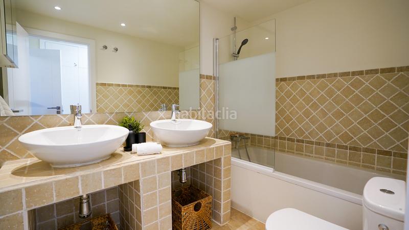 Foto 7bf44628-f1ee-43b2-9b37-97f17889ebe7. Rent ground floor with heating parking pool in La Concha - Resina Golf Estepona