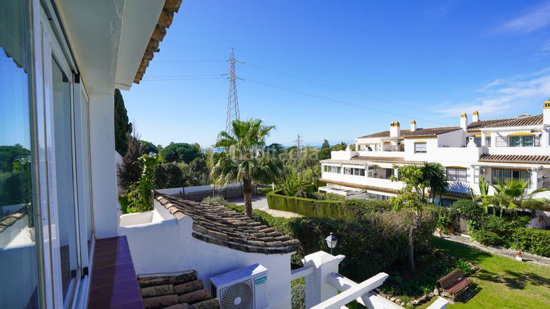 Foto ba8d4e40-2205-4e14-91f3-62625f67c6a2. Àtic amb aparcament piscina a Casco Antiguo Marbella