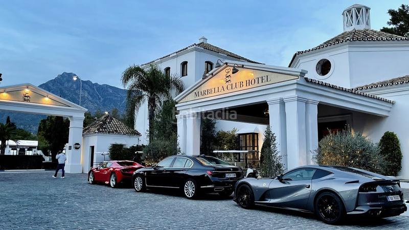 Foto 2697f5a8-60d4-4660-8b45-b8130ccf5224. Casa amb aparcament piscina a Puente Romano Marbella