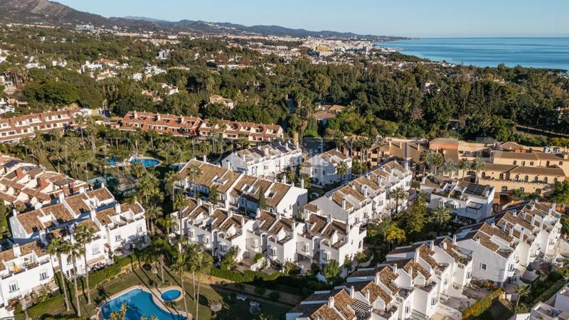 Foto ea831193-33e8-4c7e-ab93-949511326c3a. Casa amb aparcament piscina a Puente Romano Marbella