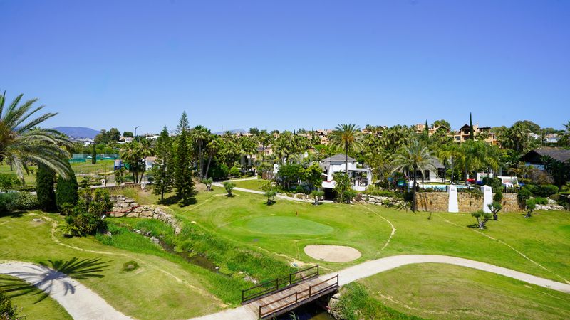 Foto 25f40220-325d-49ff-8f7e-8609f7634286. Alquiler casa villa de lujo de cinco dormitorios con piscina privada en alquiler a largo plazo en Estepona