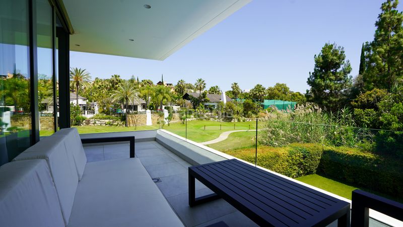Foto 3a739f44-398f-4706-ab65-acaf0b038d98. Alquiler casa villa de lujo de cinco dormitorios con piscina privada en alquiler a largo plazo en Estepona